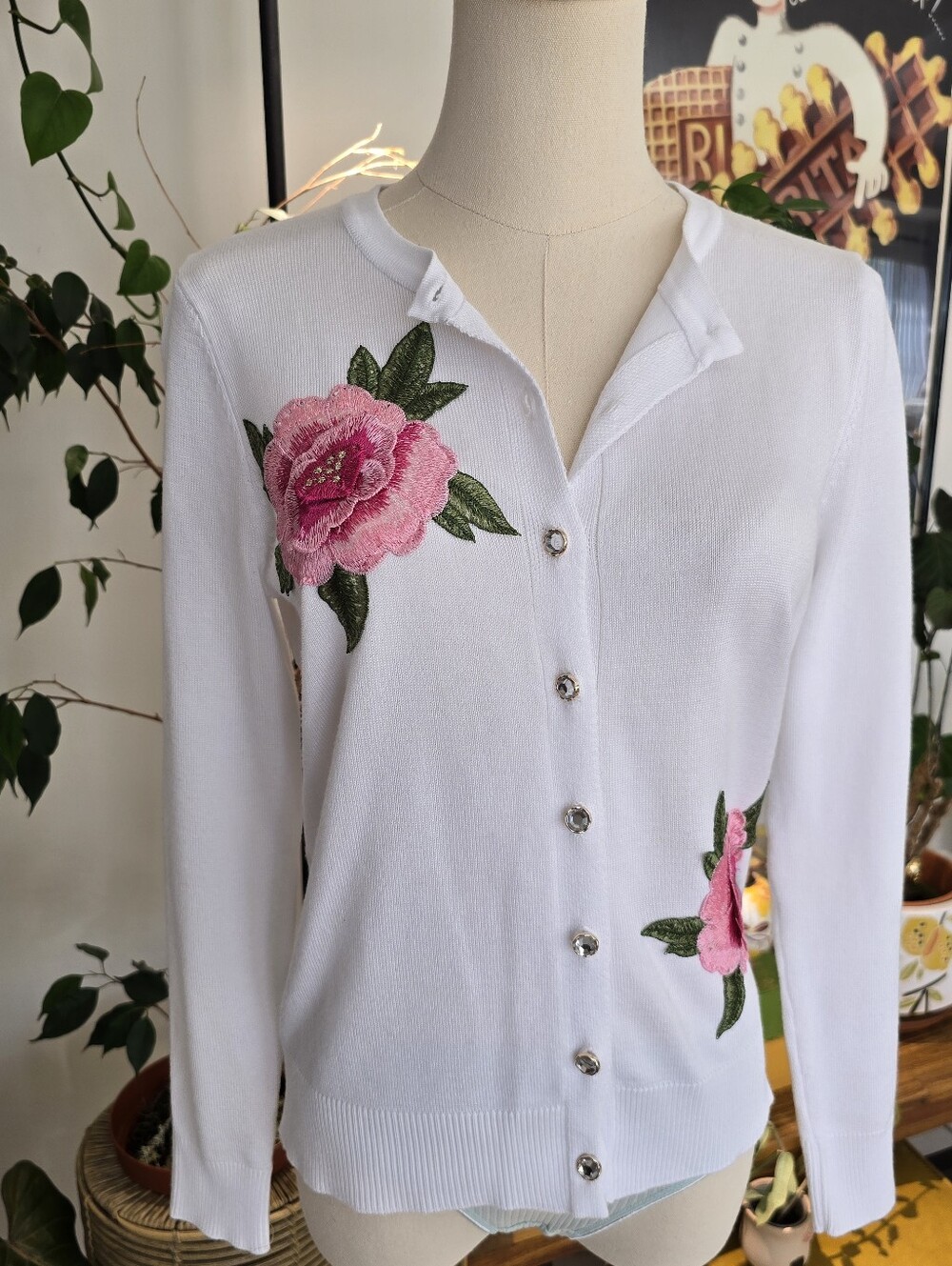 Allison + Zoe White Floral Embroidered Cardigan Jeweled Buttons Size PM NWOT